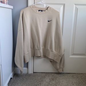 NIKE women’s cropped crew neck